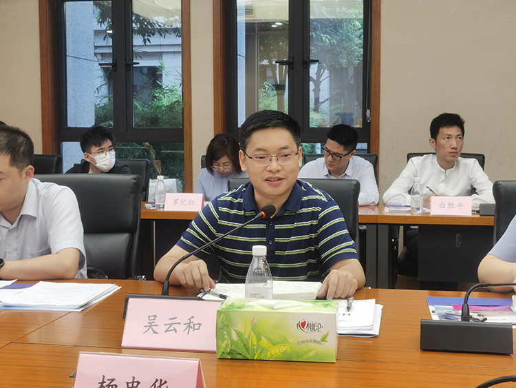 重慶頒發(fā)首批行政辦事員技能等級證書 以專業(yè)化培訓(xùn)強化服務(wù)效能